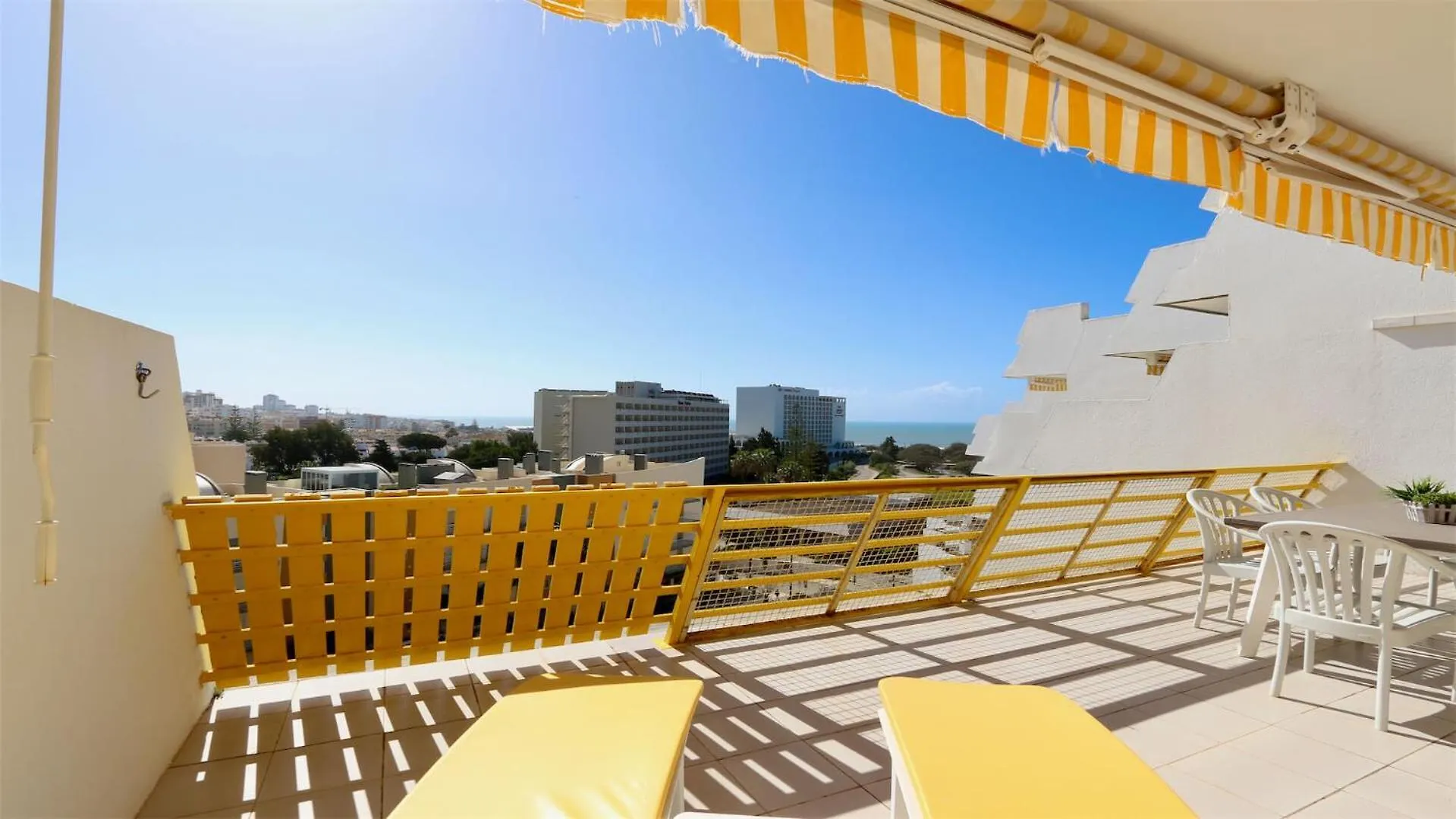 Al Charb Topfloor Sea View, Ar Con, Pool - Cleverdetails Vilamoura Apartment